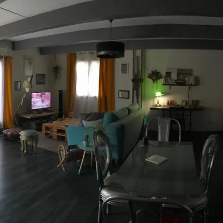 La Maisonnette Et Sa Petite Cour Apartment *